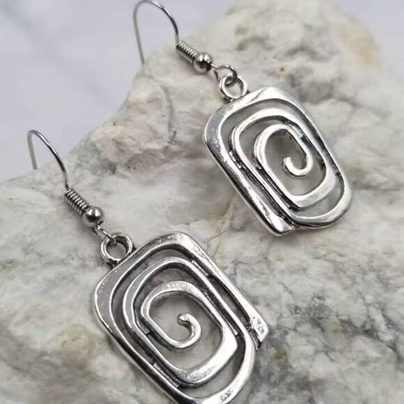 Vintage Look Silver Square Spiral Dangle Earrings - Picture 1 of 2